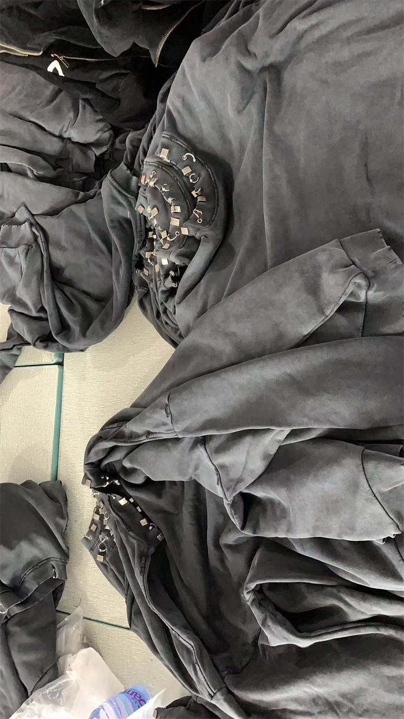 Balenciaga 발렌시아가 피어싱 라운드 오버사이즈 스웨트셔츠 맨투맨 레플리카 13번 이미지 - 의류 | 세미샵 레플리카 사이트