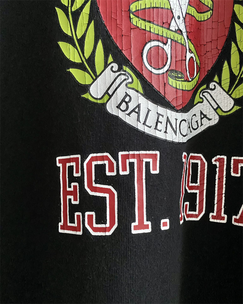 발렌시아가 발렌시아가 1917 컬리지 프린트 반팔 티셔츠 레플리카 16번 이미지 - 의류 | 세미샵 레플리카 사이트
