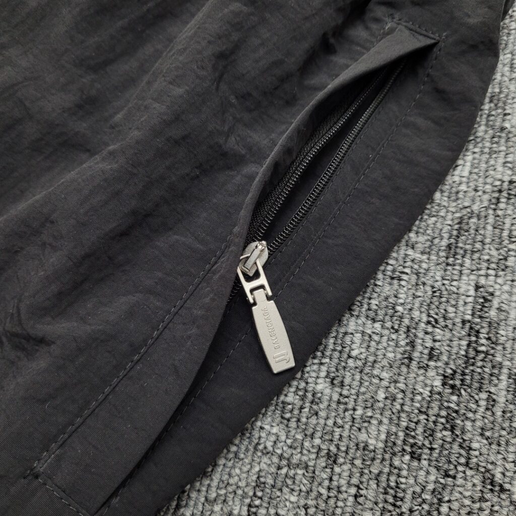 Balenciaga 발렌시아가 22FW 로고 트랙 쇼츠 레플리카 8번 이미지 - 의류 | 세미샵 레플리카 사이트