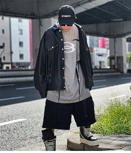 Balenciaga 발렌시아가 24FW 메탈 피어스드 가죽 자켓 레플리카 3번 이미지 - 의류 | 세미샵 레플리카 사이트