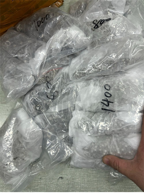 Balenciaga 발렌시아가 24FW 메탈 피어스드 가죽 자켓 레플리카 21번 이미지 - 의류 | 세미샵 레플리카 사이트