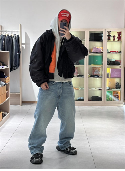 Balenciaga 발렌시아가 24FW 크롭 항공 점퍼 레플리카 4번 이미지 - 의류 | 세미샵 레플리카 사이트