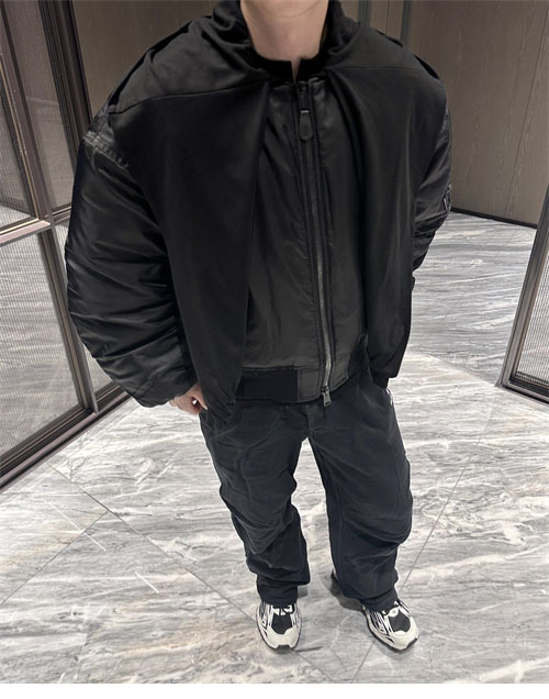 Balenciaga 발렌시아가 24FW 크롭 항공 점퍼 레플리카 8번 이미지 - 의류 | 세미샵 레플리카 사이트