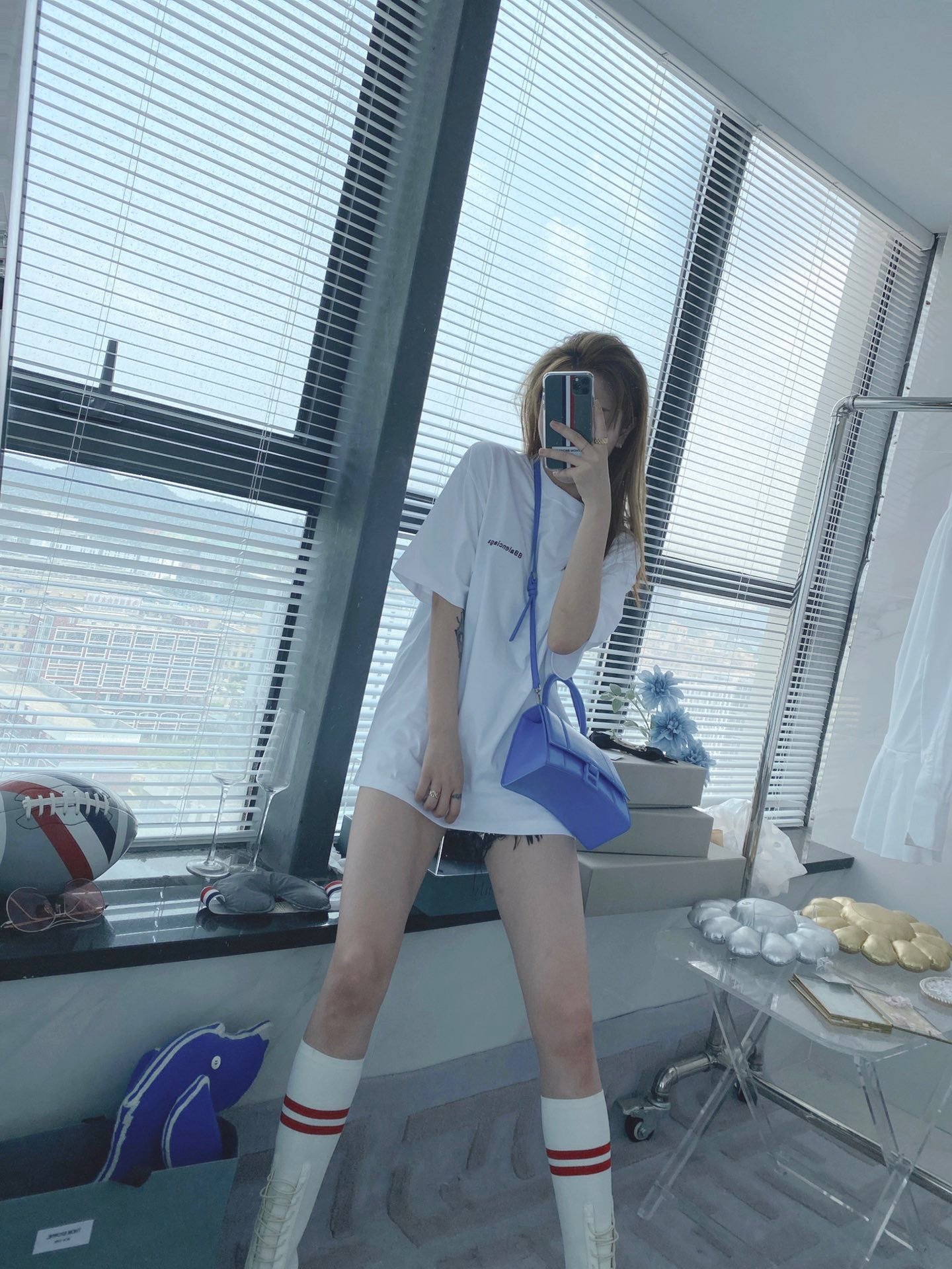 Balenciaga 발렌시아가 BB로고 자수 반팔 티셔츠 “3COLOR” 레플리카 3번 이미지 - 의류 | 세미샵 레플리카 사이트