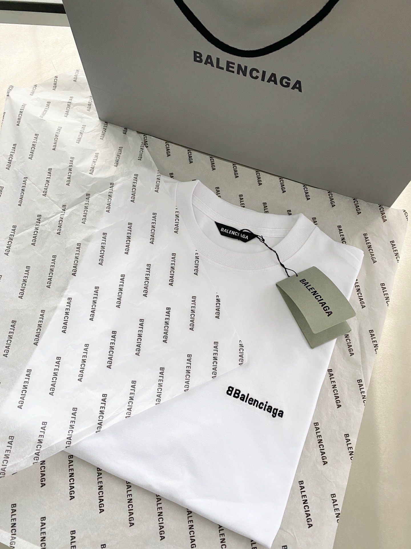 Balenciaga 발렌시아가 BB로고 자수 반팔 티셔츠 “3COLOR” 레플리카 9번 이미지 - 의류 | 세미샵 레플리카 사이트