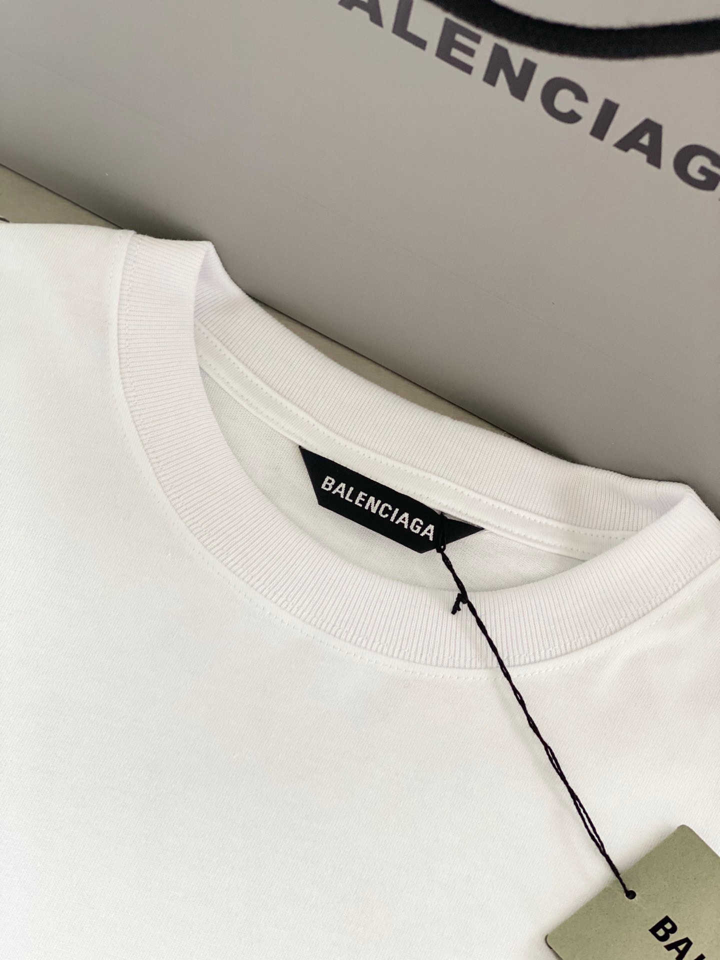 Balenciaga 발렌시아가 BB로고 자수 반팔 티셔츠 “3COLOR” 레플리카 10번 이미지 - 의류 | 세미샵 레플리카 사이트