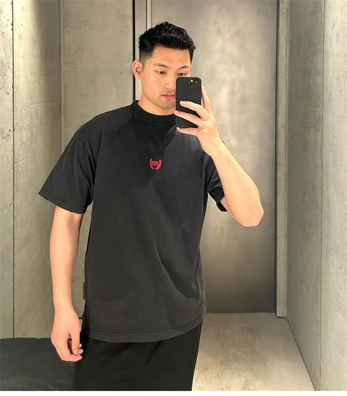 Balenciaga 발렌시아가 BB 로렐 클래식 반팔 티셔츠 레플리카 2번 이미지 - 의류 | 세미샵 레플리카 사이트