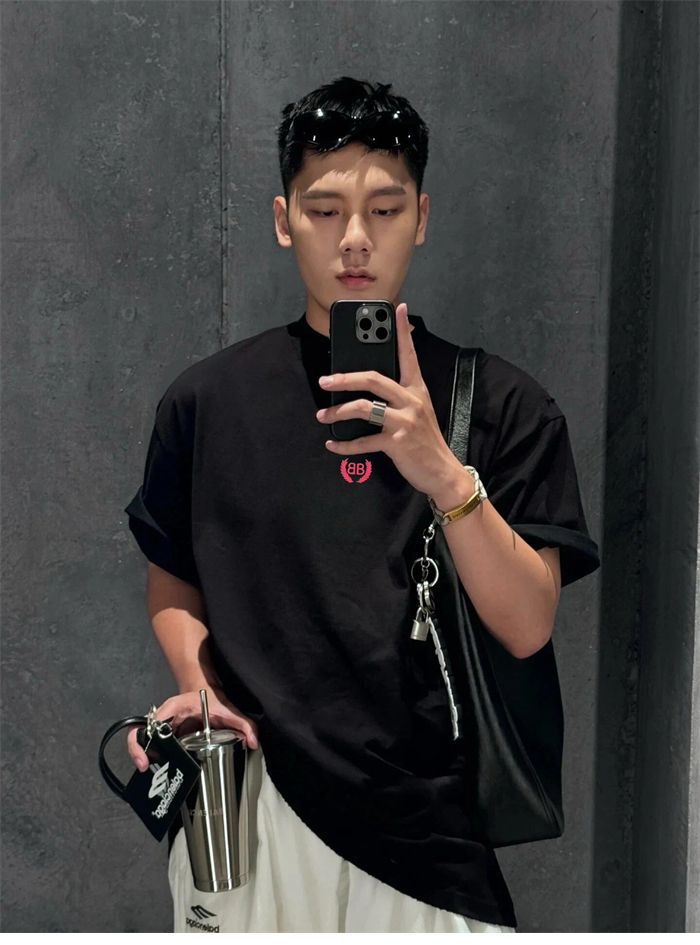 Balenciaga 발렌시아가 BB 로렐 클래식 반팔 티셔츠 레플리카 3번 이미지 - 의류 | 세미샵 레플리카 사이트