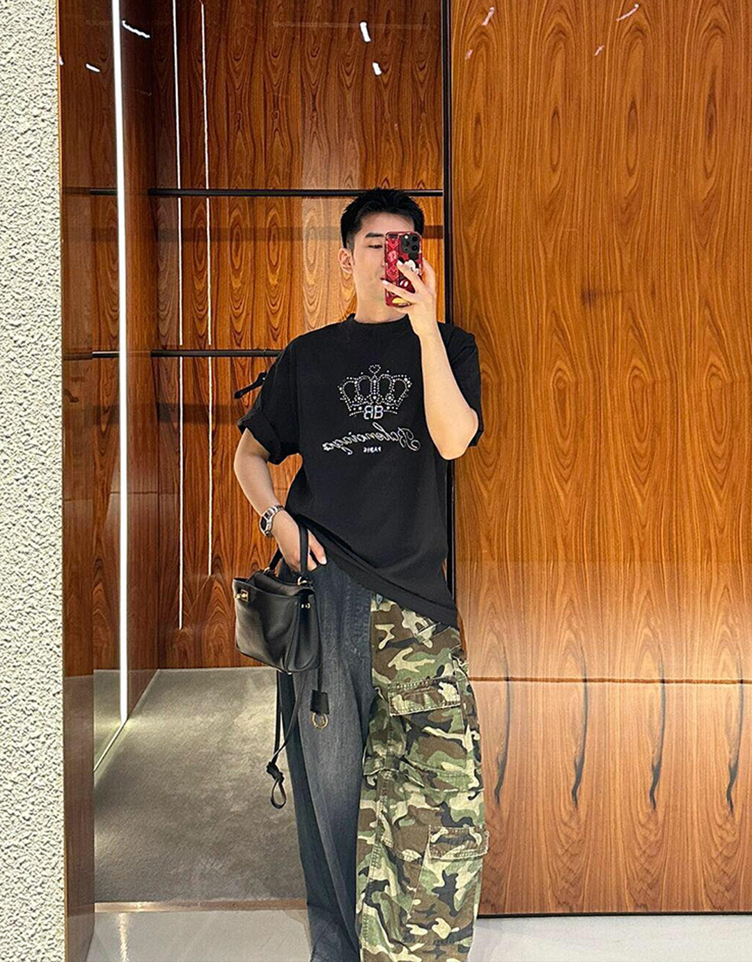 Balenciaga 발렌시아가 BB 모텔 미디엄 핏 반팔 티셔츠 블랙 레플리카 4번 이미지 - 의류 | 세미샵 레플리카 사이트