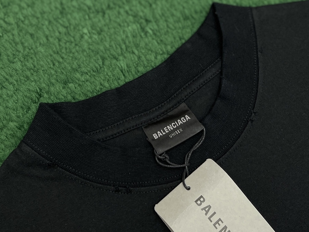 Balenciaga 발렌시아가 BB 모텔 미디엄 핏 반팔 티셔츠 블랙 레플리카 11번 이미지 - 의류 | 세미샵 레플리카 사이트