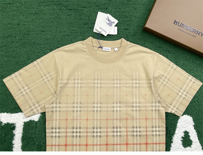 버버리 버버리 그라데이션 체크 코튼 티셔츠 레플리카 9번 이미지 - 의류 | 세미샵 레플리카 사이트
