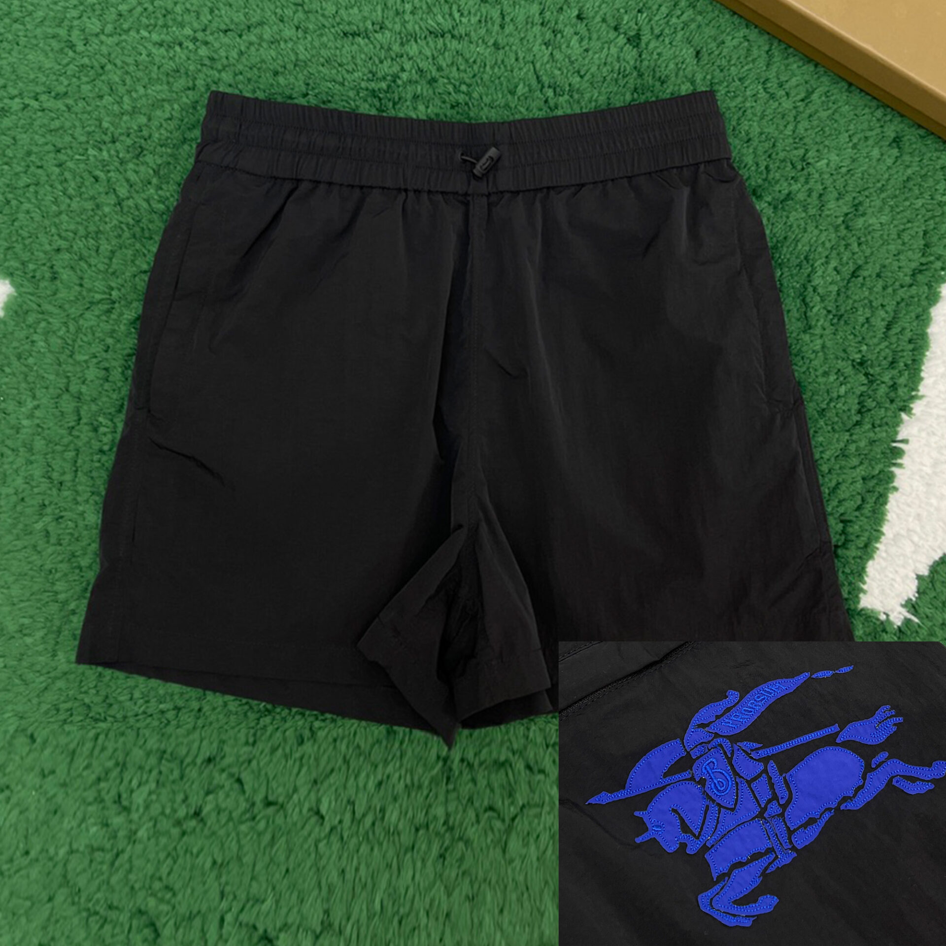 Burberry 버버리 나이트 디자인 프린트 쇼츠 “3COLOR” 레플리카 1번 이미지 - 의류 | 세미샵 레플리카 사이트