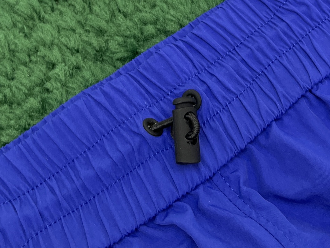 Burberry 버버리 나이트 디자인 프린트 쇼츠 “3COLOR” 레플리카 14번 이미지 - 의류 | 세미샵 레플리카 사이트