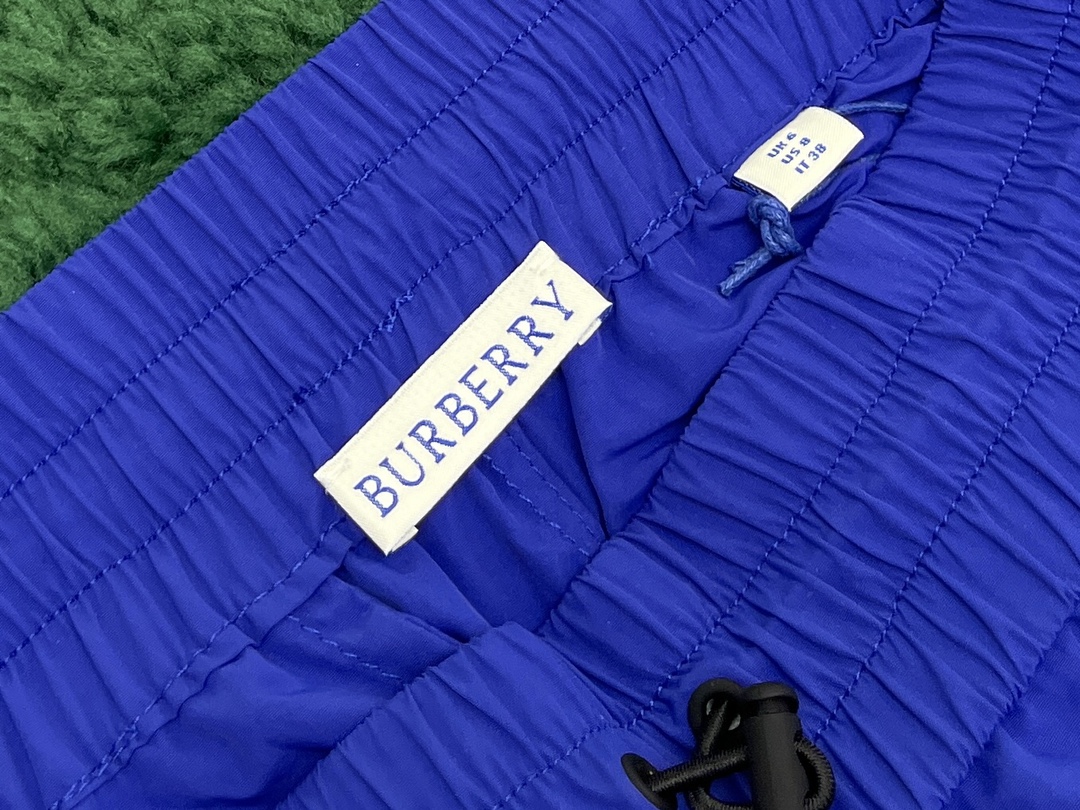 Burberry 버버리 나이트 디자인 프린트 쇼츠 “3COLOR” 레플리카 15번 이미지 - 의류 | 세미샵 레플리카 사이트