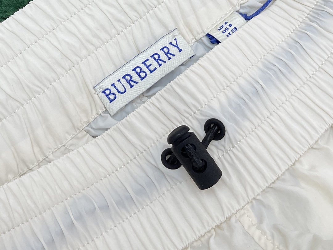 Burberry 버버리 나이트 디자인 프린트 쇼츠 “3COLOR” 레플리카 18번 이미지 - 의류 | 세미샵 레플리카 사이트