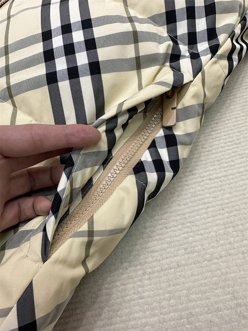 버버리 버버리 리버시블 다운 패딩 자켓 레플리카 17번 이미지 - 의류 | 세미샵 레플리카 사이트