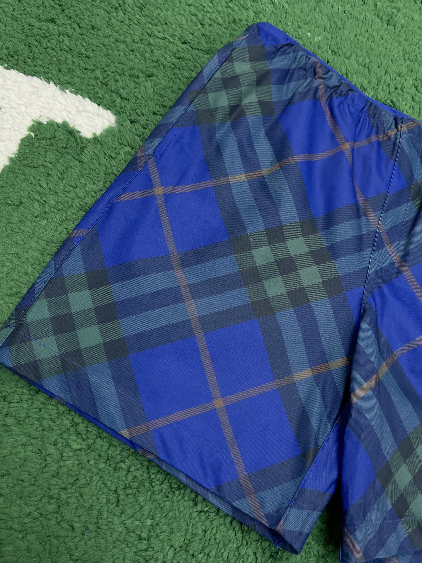 Burberry 버버리 체크 프린트 스윔 팬츠 “3COLOR” 레플리카 10번 이미지 - 의류 | 세미샵 레플리카 사이트