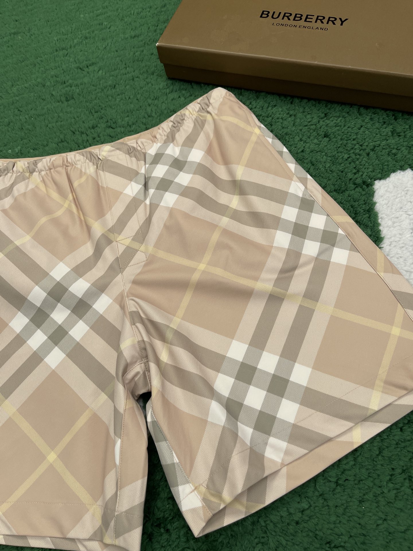 Burberry 버버리 체크 프린트 스윔 팬츠 “3COLOR” 레플리카 17번 이미지 - 의류 | 세미샵 레플리카 사이트