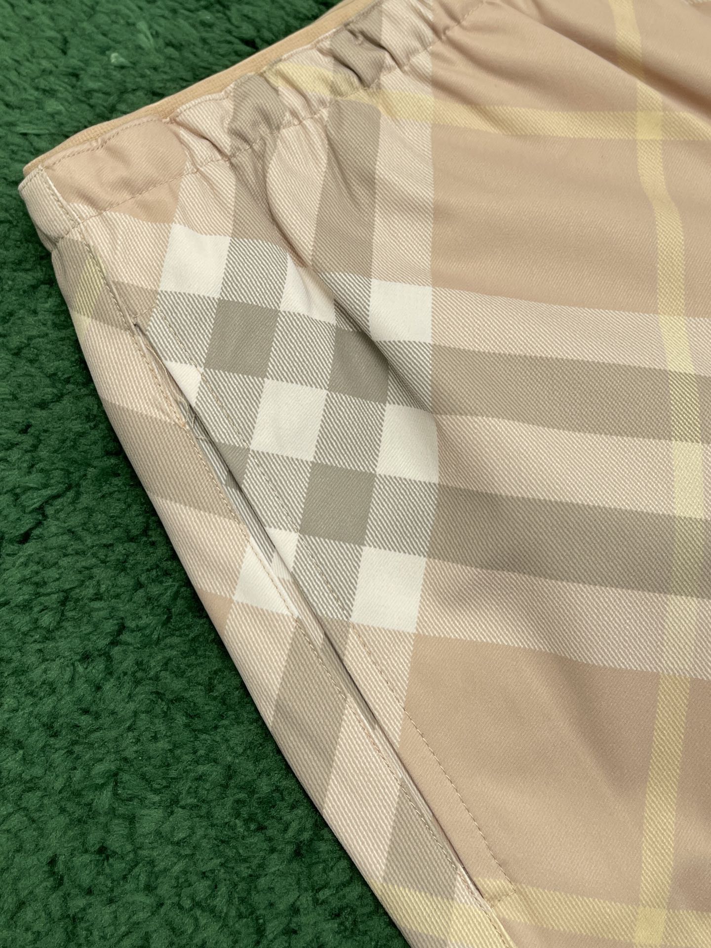 Burberry 버버리 체크 프린트 스윔 팬츠 “3COLOR” 레플리카 19번 이미지 - 의류 | 세미샵 레플리카 사이트