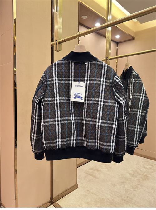 Burberry 버버리 퀼팅 나일론 봄버 자켓 레플리카 27번 이미지 - 의류 | 세미샵 레플리카 사이트