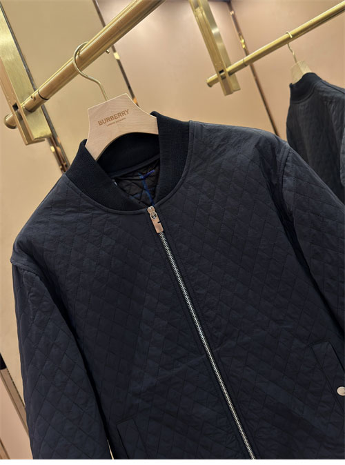 Burberry 버버리 퀼팅 나일론 봄버 자켓 레플리카 28번 이미지 - 의류 | 세미샵 레플리카 사이트