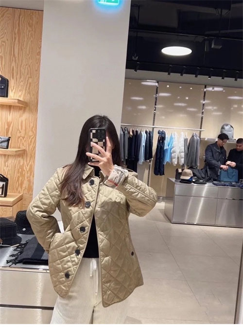 Burberry 버버리 퀼팅 여성용 자켓 레플리카 3번 이미지 - 의류 | 세미샵 레플리카 사이트