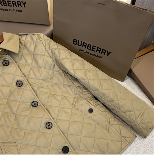 Burberry 버버리 퀼팅 여성용 자켓 레플리카 23번 이미지 - 의류 | 세미샵 레플리카 사이트