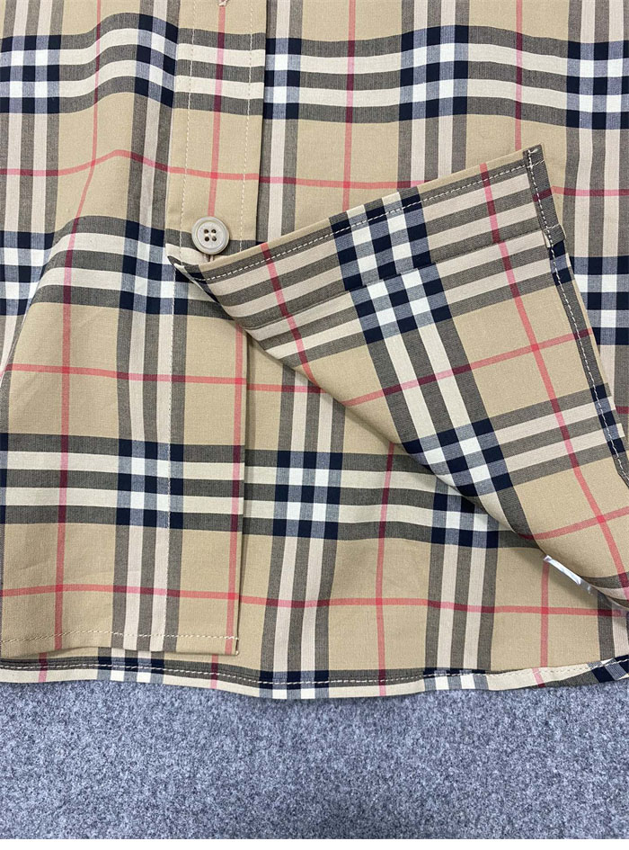 Burberry 버버리 클래식 체크 코튼 포플린 셔츠 레플리카 19번 이미지 - 의류 | 세미샵 레플리카 사이트