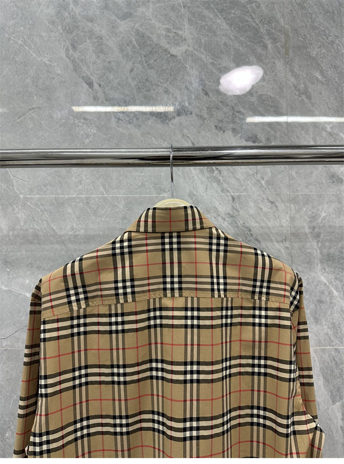 Burberry 버버리 클래식 체크 코튼 포플린 셔츠 레플리카 23번 이미지 - 의류 | 세미샵 레플리카 사이트