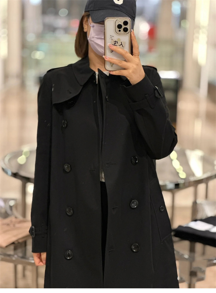 Burberry 버버리 해리티지 여성용 뉴 켄징턴 트렌치코트 블랙 레플리카 4번 이미지 - 의류 | 세미샵 레플리카 사이트