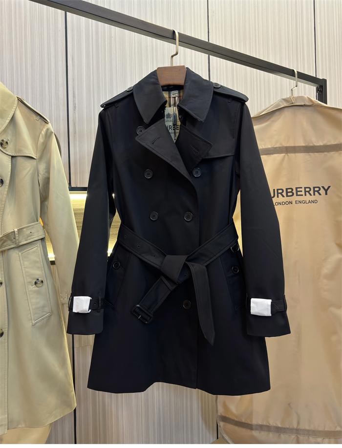Burberry 버버리 해리티지 여성용 숏 뉴 켄징턴 트렌치코트 블랙 레플리카 7번 이미지 - 의류 | 세미샵 레플리카 사이트