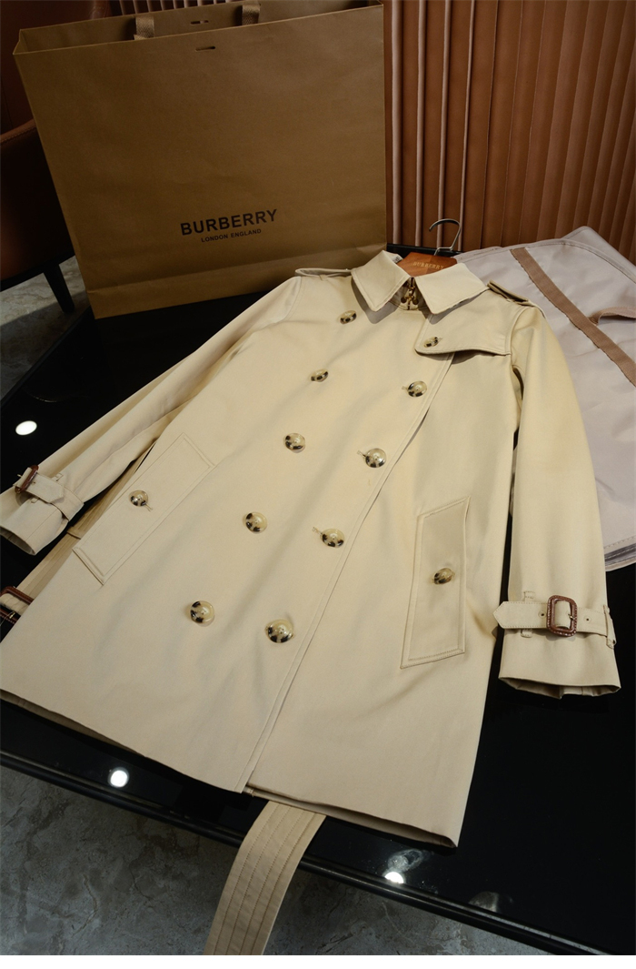 Burberry 버버리 해리티지 여성용 숏 켄징턴 트렌치코트 베이지 레플리카 11번 이미지 - 의류 | 세미샵 레플리카 사이트