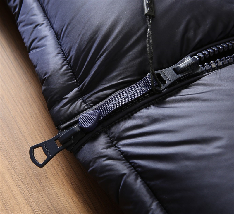 버버리 버버리 후드 다운 푸퍼 자켓 레플리카 4번 이미지 - 의류 | 세미샵 레플리카 사이트