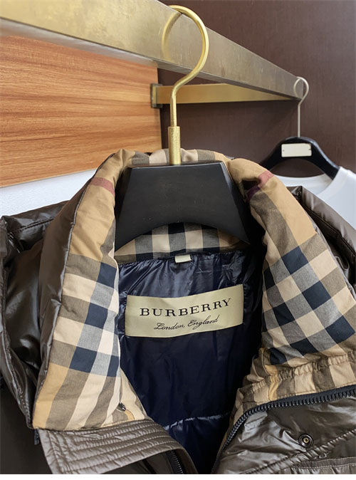 Burberry 버버리 24FW 로고 숏 패딩 레플리카 4번 이미지 - 의류 | 세미샵 레플리카 사이트