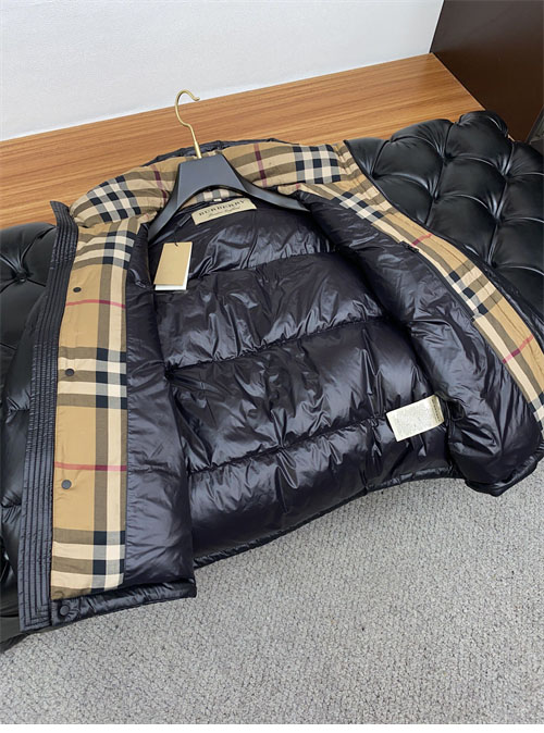 Burberry 버버리 24FW 로고 숏 패딩 레플리카 18번 이미지 - 의류 | 세미샵 레플리카 사이트