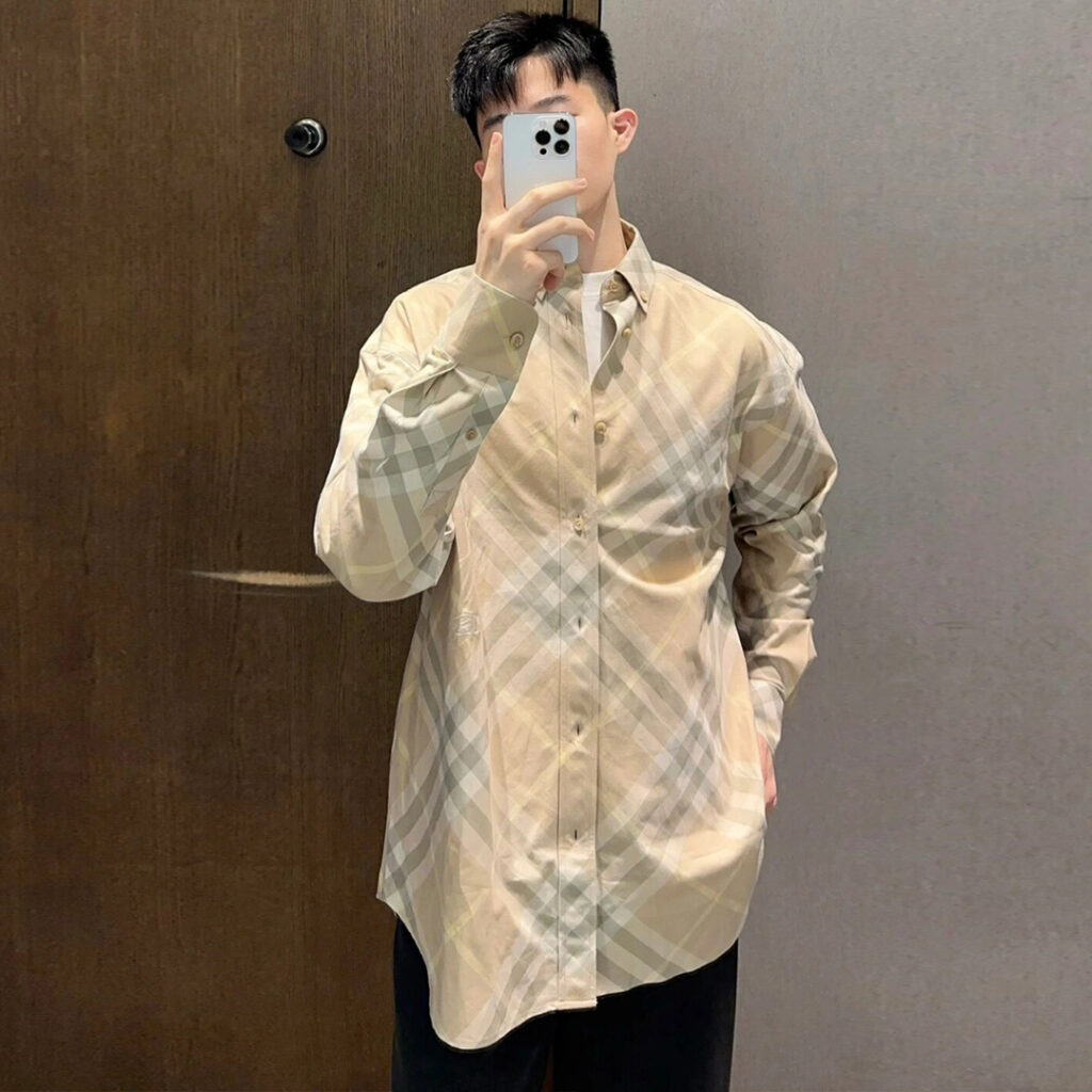 Burberry 버버리 24SS 체크 코튼 긴팔 셔츠 베이지 레플리카 2번 이미지 - 의류 | 세미샵 레플리카 사이트