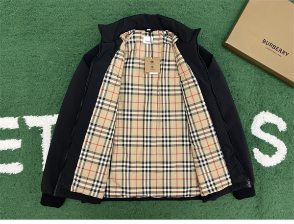 Burberry 버버리 Pailton 패커블 후드 다운 패딩 자켓 레플리카 8번 이미지 - 의류 | 세미샵 레플리카 사이트