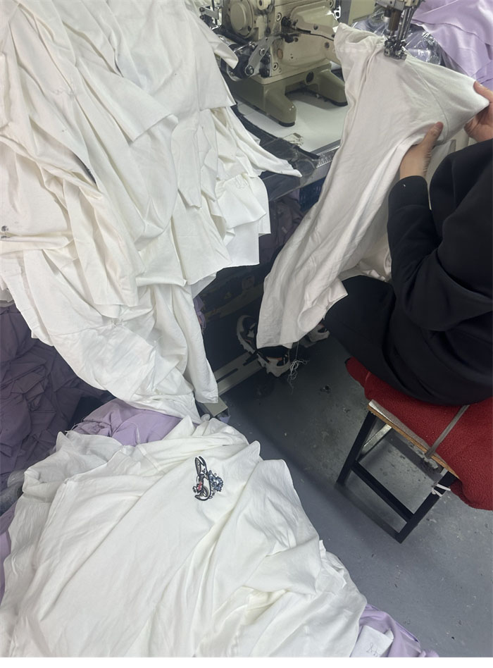 Bottega Veneta 보테가베네타 자수 디테일 코튼 반팔 티셔츠 레플리카 14번 이미지 - 의류 | 세미샵 레플리카 사이트