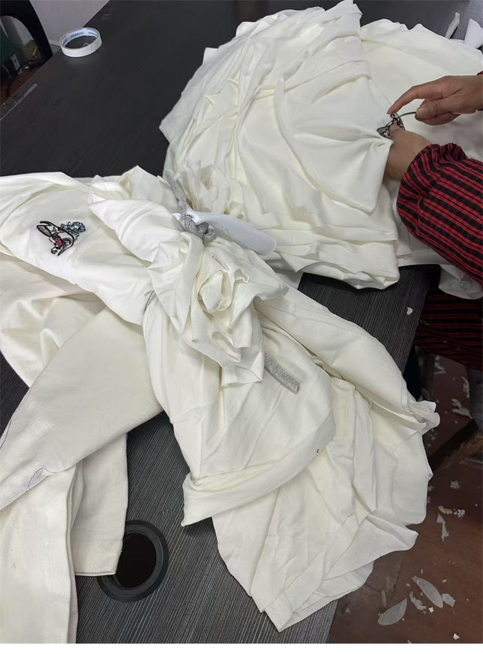 Bottega Veneta 보테가베네타 자수 디테일 코튼 반팔 티셔츠 레플리카 19번 이미지 - 의류 | 세미샵 레플리카 사이트