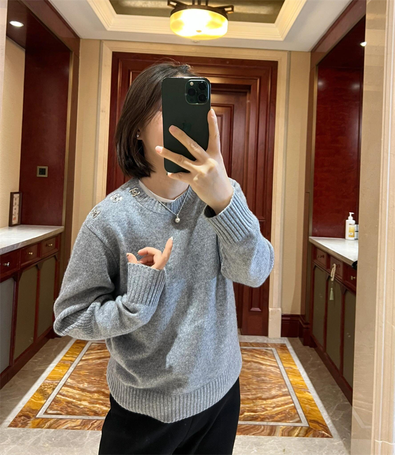 C H A N E L 샤넬 숄더 버튼 CC로고 울 니트 스웨터 레플리카 5번 이미지 - 의류 | 세미샵 레플리카 사이트