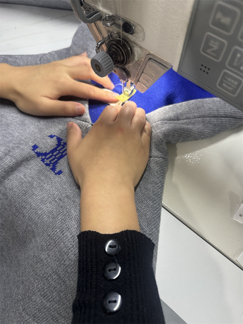 셀린느 셀린느 로고 아플리케 리브드 울 캐시미어 후디 레플리카 18번 이미지 - 의류 | 세미샵 레플리카 사이트