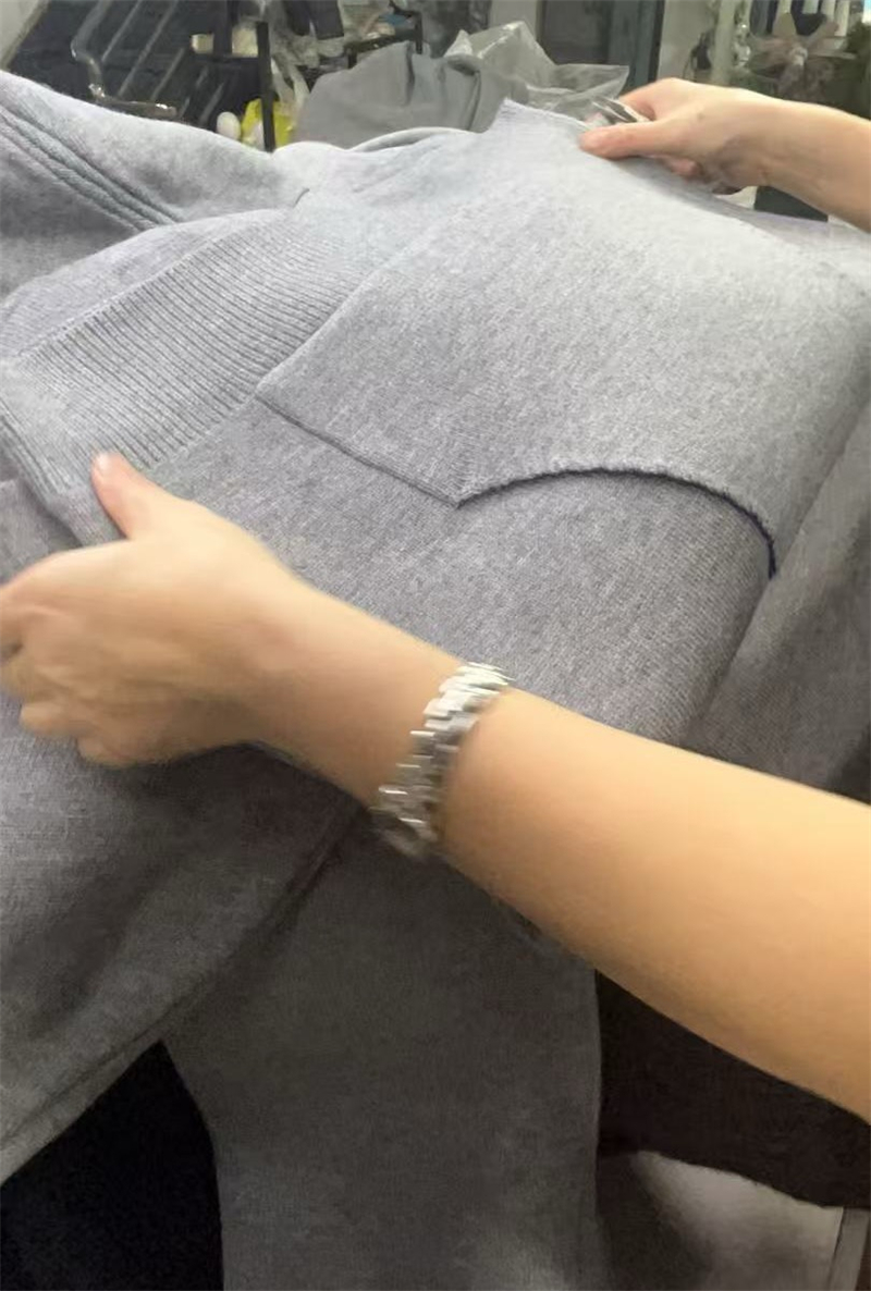 셀린느 셀린느 로고 아플리케 리브드 울 캐시미어 후디 레플리카 14번 이미지 - 의류 | 세미샵 레플리카 사이트