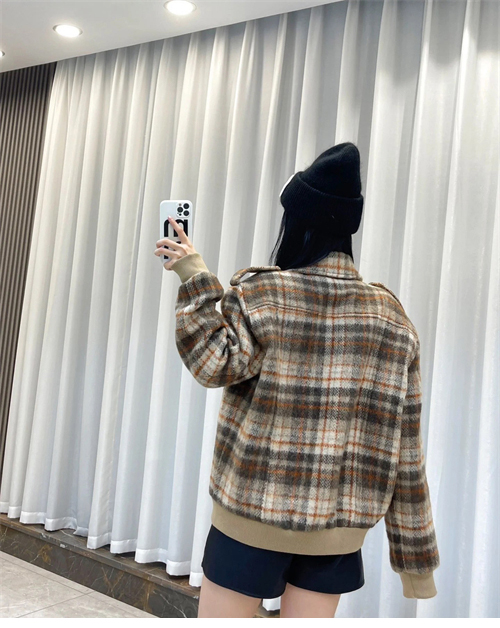 C E L I N E 셀린느 트리오페 로고 자수 배색 체크 테디 자켓 레플리카 4번 이미지 - 의류 | 세미샵 레플리카 사이트