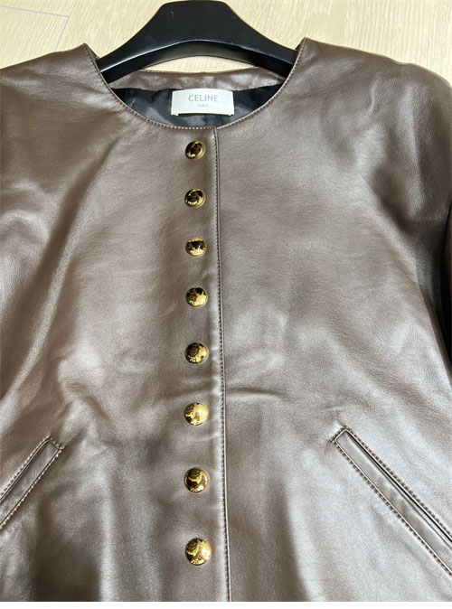 C E L I N E 셀린느 24FW 스냅 버튼 램스킨 퓨어 카라 자켓 레플리카 11번 이미지 - 의류 | 세미샵 레플리카 사이트