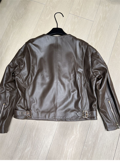 C E L I N E 셀린느 24FW 스냅 버튼 램스킨 퓨어 카라 자켓 레플리카 15번 이미지 - 의류 | 세미샵 레플리카 사이트