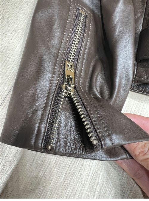 C E L I N E 셀린느 24FW 스냅 버튼 램스킨 퓨어 카라 자켓 레플리카 16번 이미지 - 의류 | 세미샵 레플리카 사이트