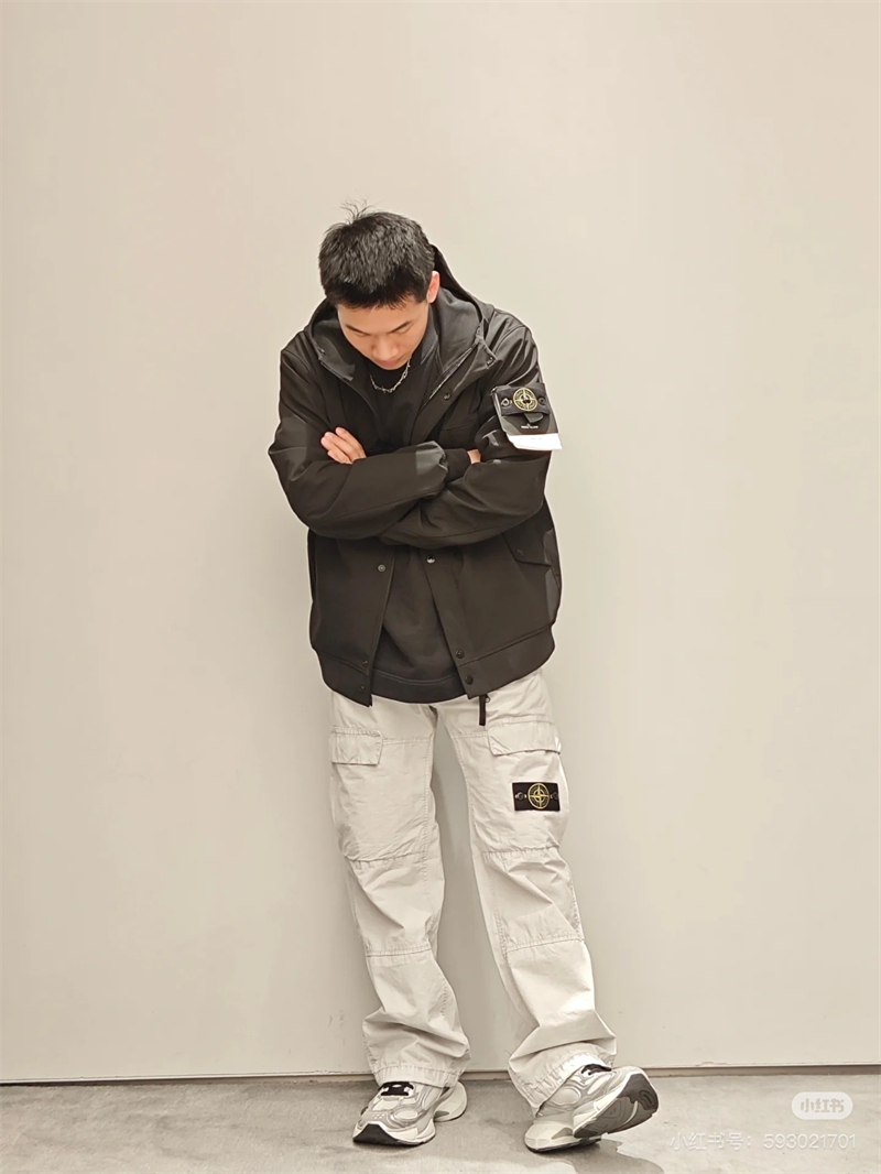 Stone Island 스톤아일랜드 라이트 소프트 쉘-R 후드 자켓 레플리카 2번 이미지 - 의류 | 세미샵 레플리카 사이트