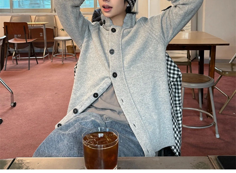 Stone Island 스톤아일랜드 와펜 하이넥 버튼 니트 스웨터 레플리카 2번 이미지 - 의류 | 세미샵 레플리카 사이트