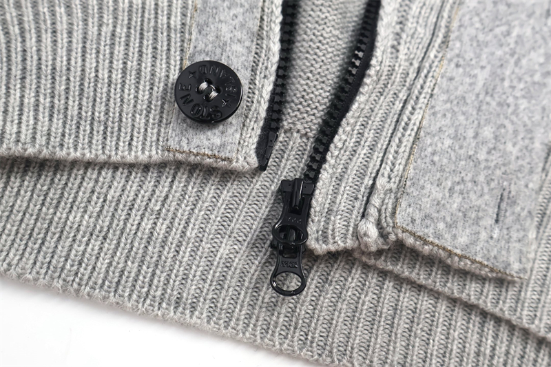 Stone Island 스톤아일랜드 와펜 하이넥 버튼 니트 스웨터 레플리카 5번 이미지 - 의류 | 세미샵 레플리카 사이트