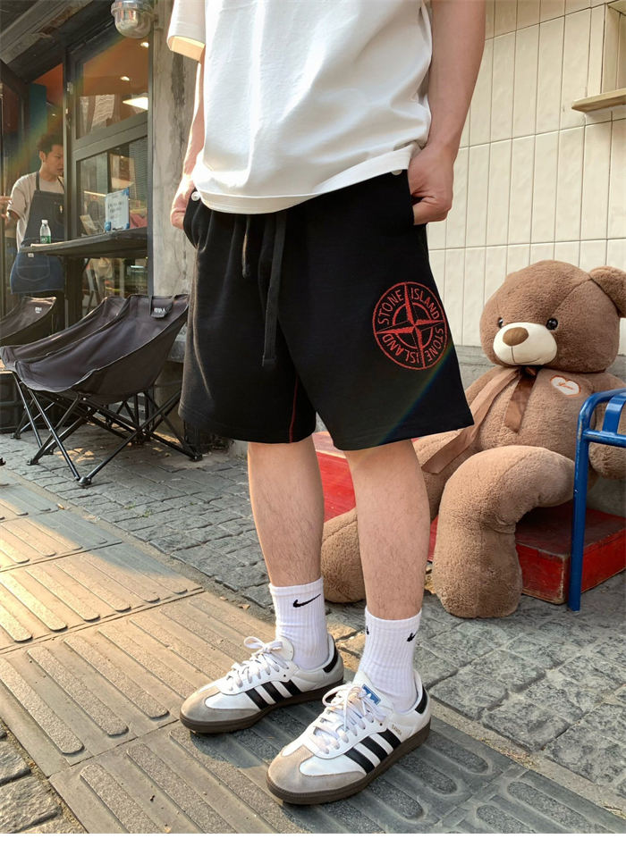 Stone Island 스톤아일랜드 코튼 플리스 버뮤다 숏 팬츠 레플리카 4번 이미지 - 의류 | 세미샵 레플리카 사이트